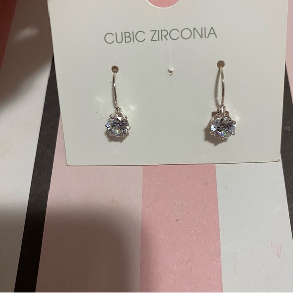 NWT- Forever 21- rise and shine- round drop earrings - clear/silver - Picture 4 of 5